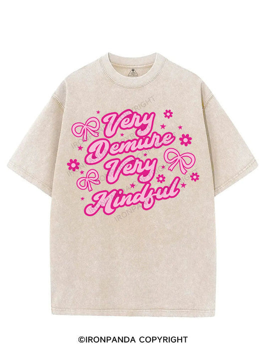 VERY DEMURE VERY MINDFUL VINTAGE GYM SHIRT