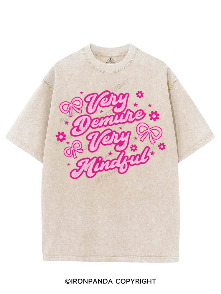 VERY DEMURE VERY MINDFUL VINTAGE GYM SHIRT