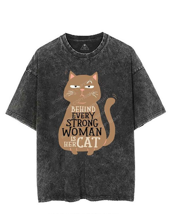 BEHIND EVERY STRONG WOMEN IS HER CAT VINTAGE GYM SHIRT