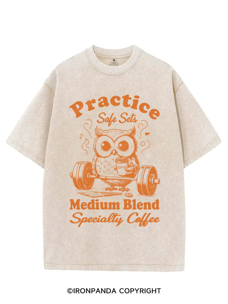 PRACTICE SAFE SETS MEDIUM BLEND SPECIALTY COFFEE VINTAGE GYM SHIRT